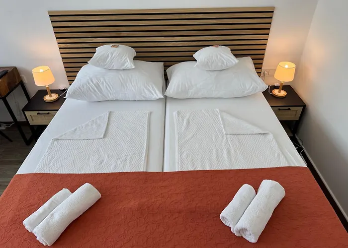 Cb With Free Parking Apartment *