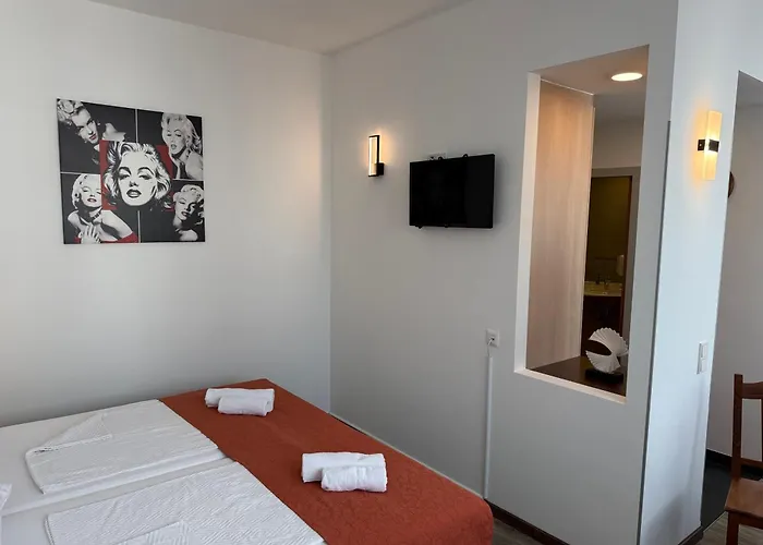 Cb With Free Parking Apartment *